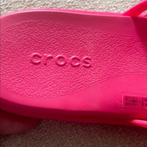 CROCS Women's Vibrant Pink Sandals - Picture 2 of 4